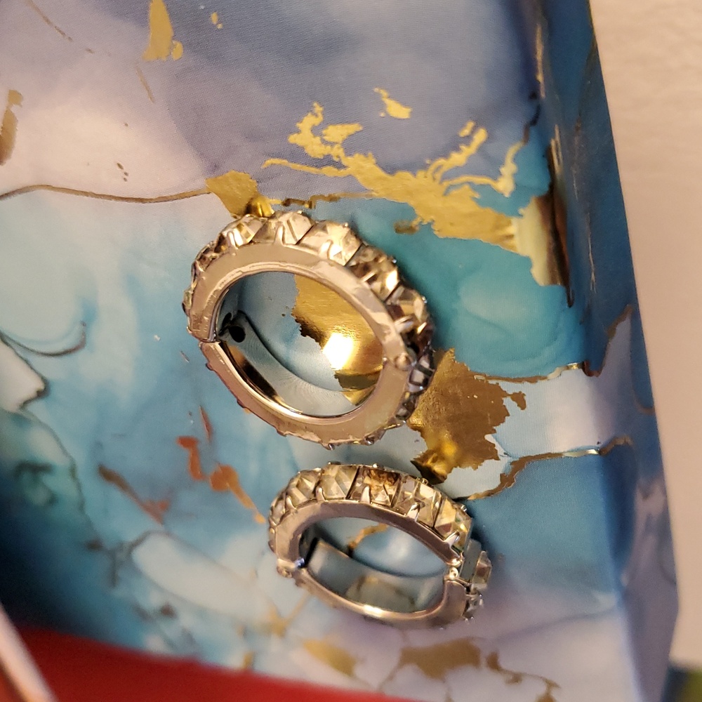 VINTAGE Silver Tone Princess Cut Crystal Hoop Clip On Earrings - Picture 7 of 8